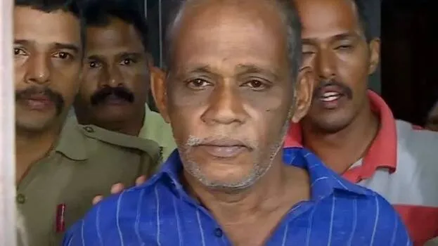 നെന്മാറ ഇരട്ടക്കൊലക്കേസ് പ്രതി ചെന്താമര കോടതിയിൽ ഹാജരായപ്പോൾ.