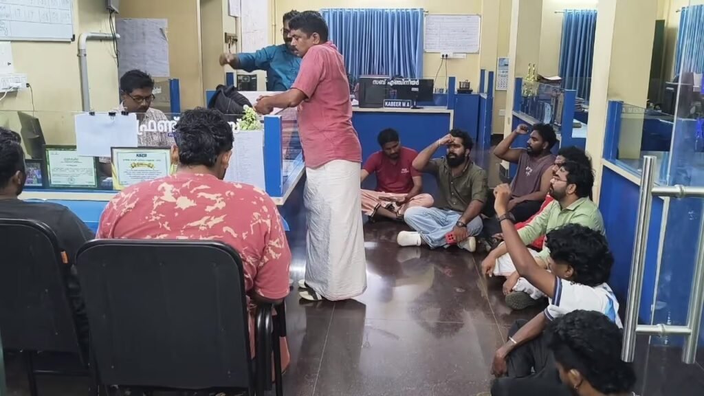 Protest against KSEB power cut in Thrissur Erumapetty.
